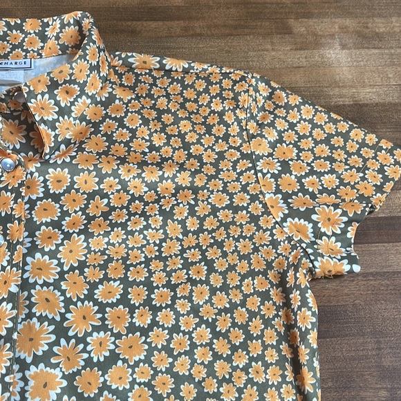Vintage button front daisy shirt. XS - Picture 3 of 7